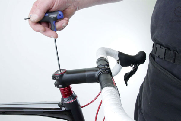 Prevenir-el-dolor-de-cuello-en-bicicleta