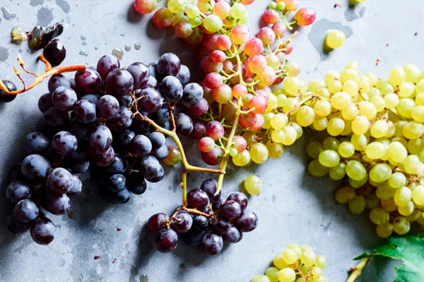 5-alimentos-imprescindibles-para-un-ciclista-uvas