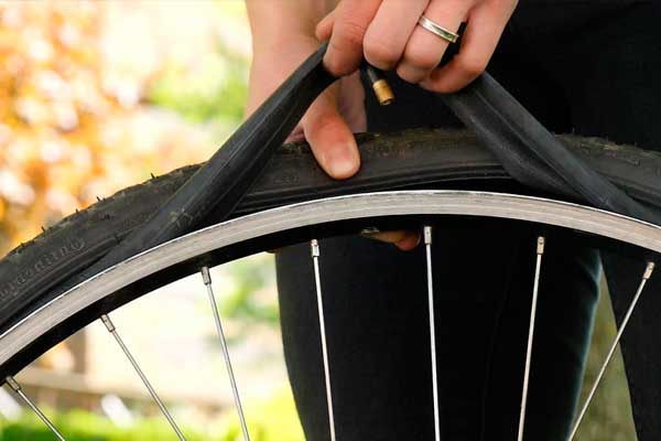 kit para reparación de pinchazos de bicicleta