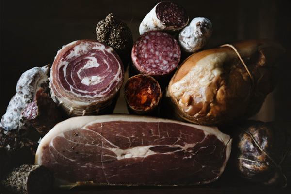 charcuteria-ciclistas-alimentacion-prohibida